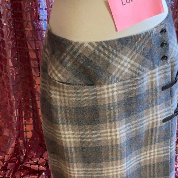 NWOT VINTAGE WRAP MAXI SKIRT in size 10 in a wool blend - Picture 6 of 11
